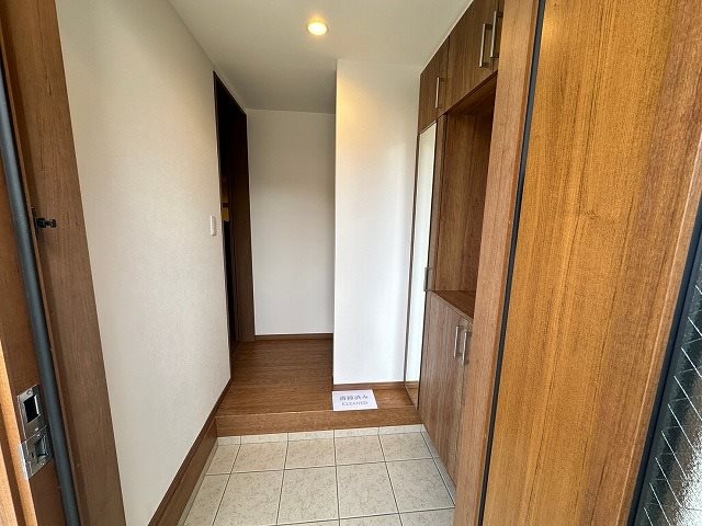 鵠沼桜が岡一丁目戸建 玄関