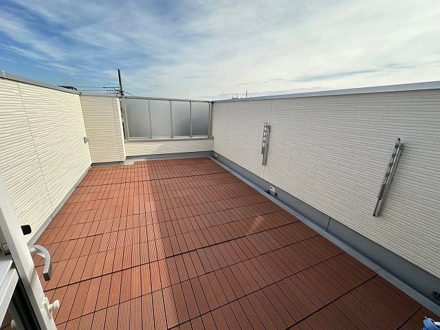 鵠沼桜が岡一丁目戸建 ベランダ