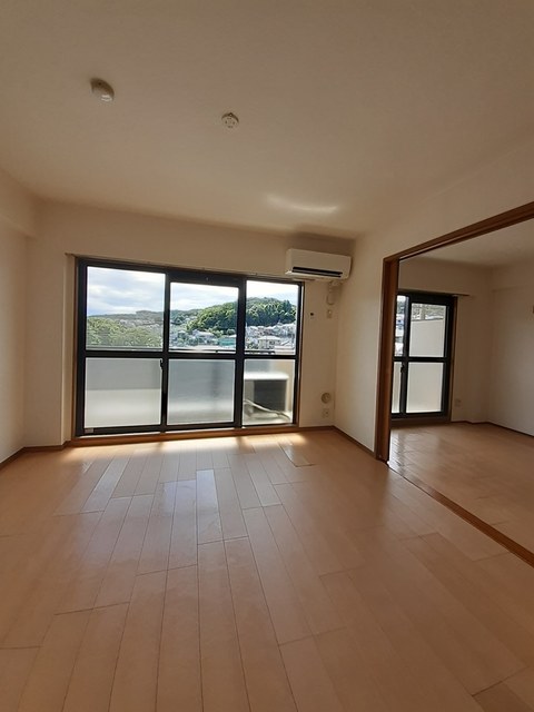 アンソレイエ　アオキ リビング