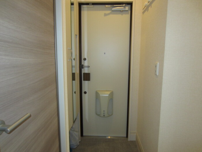 メゾン・ド・ルミエール 玄関