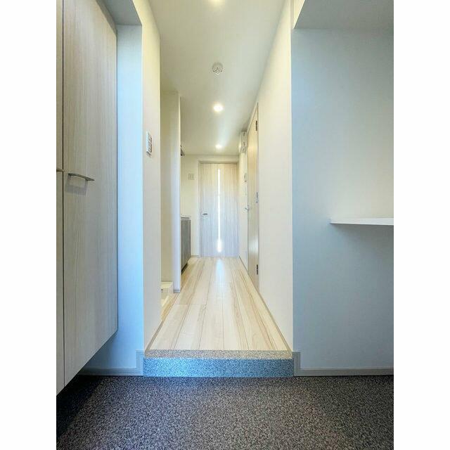 LIME RESIDENCE HIRATSUKA EAST 玄関