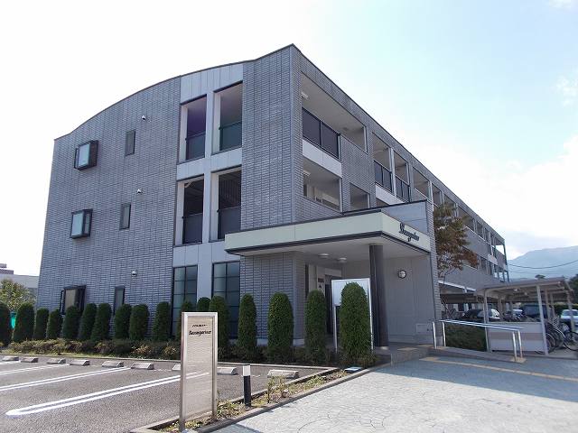 バウムガルトナー 204号室 外観