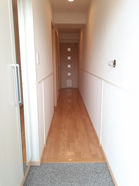 リバーサイド・ブリーズＩＳＭ 玄関