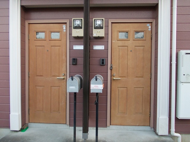 クレストール彩 玄関