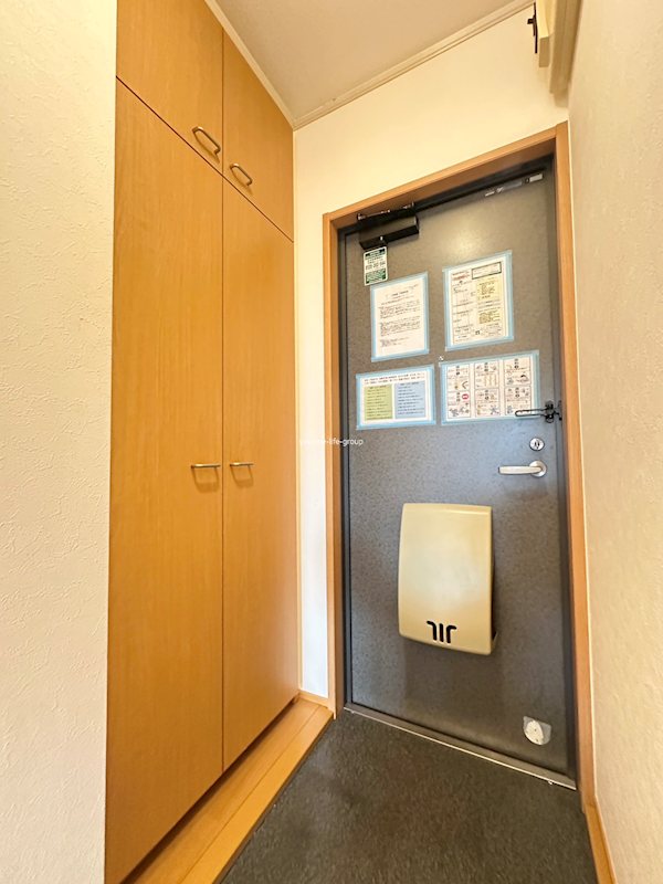 メルベーユ松田 玄関