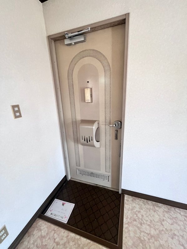 メゾンソレイユ 玄関