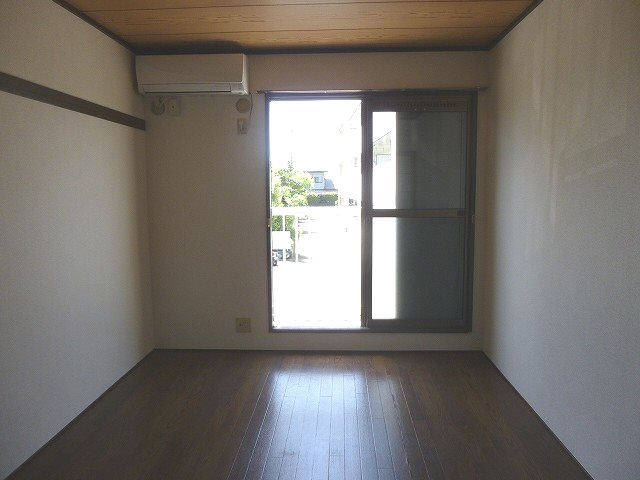 つるやハイツ ベッドルーム