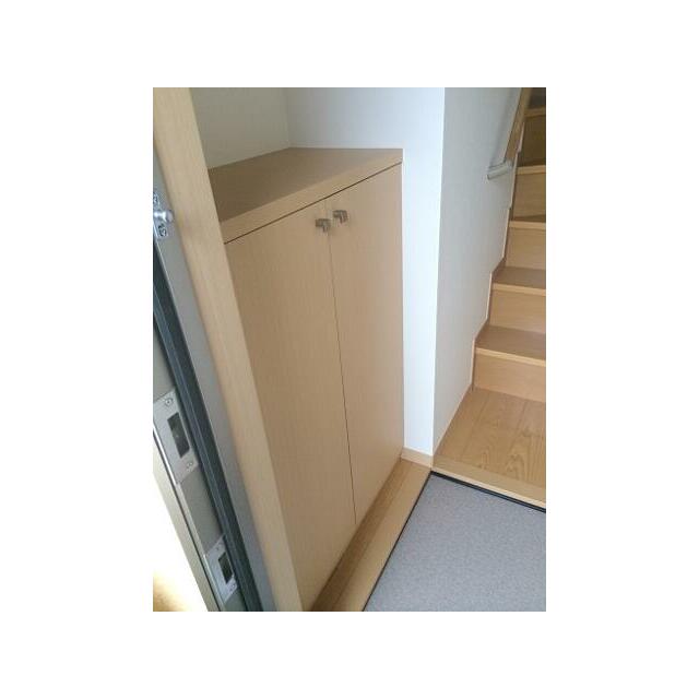 プリムローズＢ 玄関