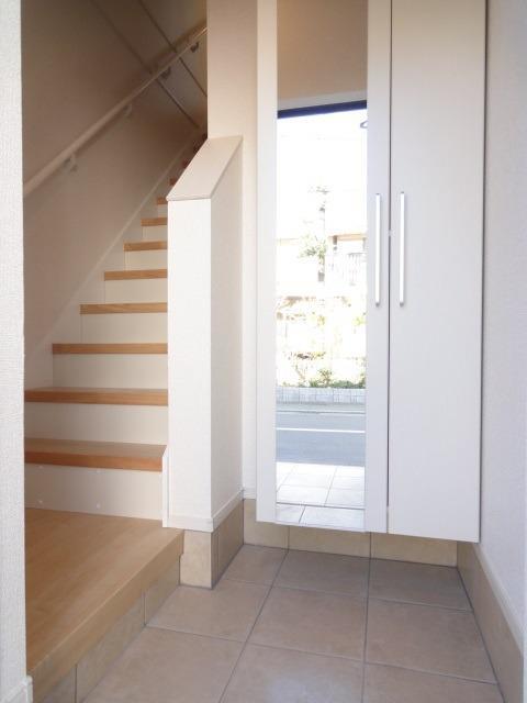 ルーチェ開成 玄関