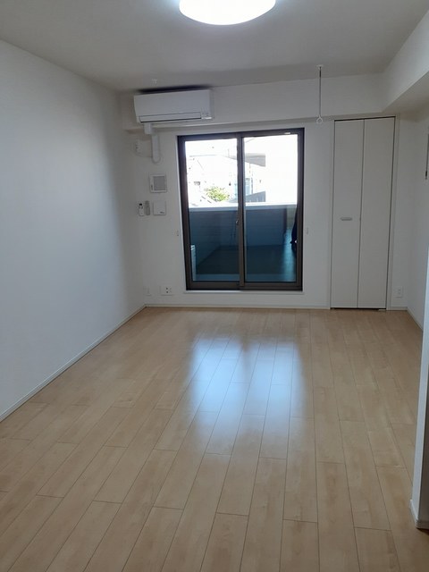 ノワールクニヤン リビング