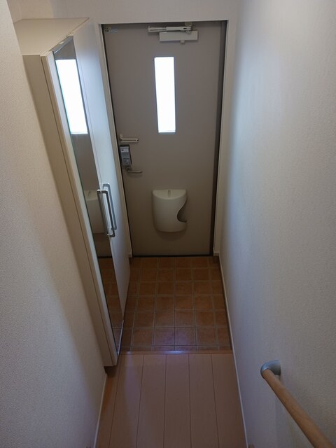 ネオフィールド白金 玄関