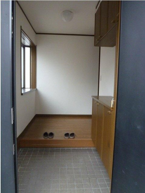 厚木市愛甲１丁目戸建 玄関