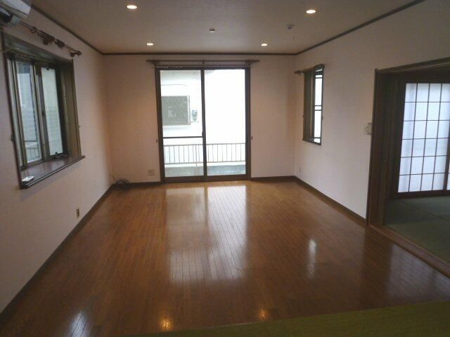 厚木市愛甲１丁目戸建 リビング