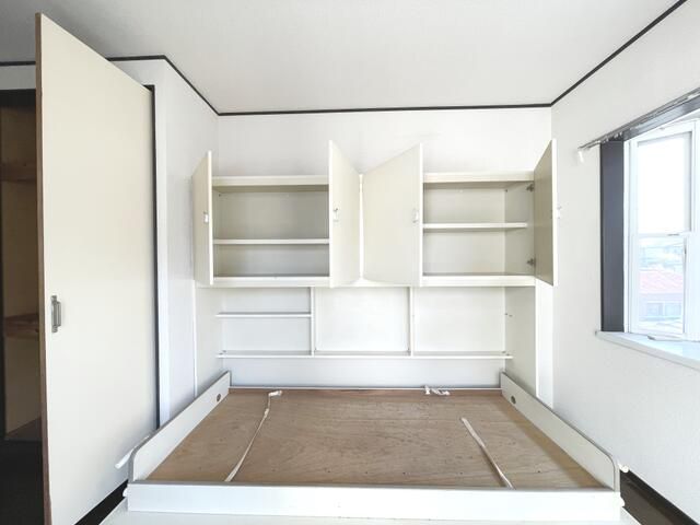 メゾン岡田 ベッドルーム