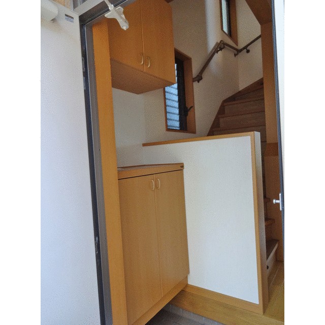 ヒルズハウス 玄関