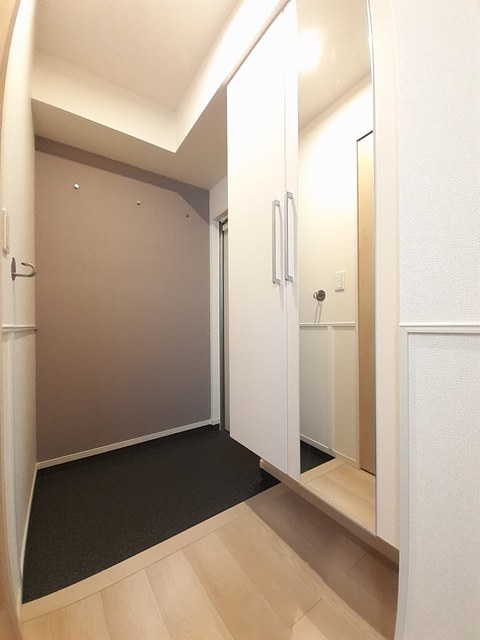 レジデンシアＤ 玄関