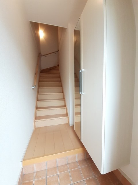 ミルレーヴ 玄関