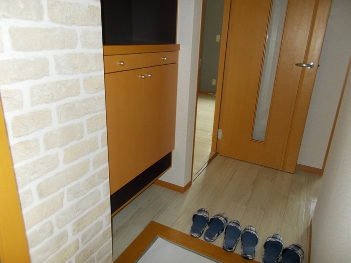 アドミラーブル　A棟 玄関