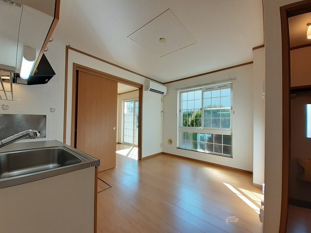 エーデル泉ヶ丘Ｃ リビング