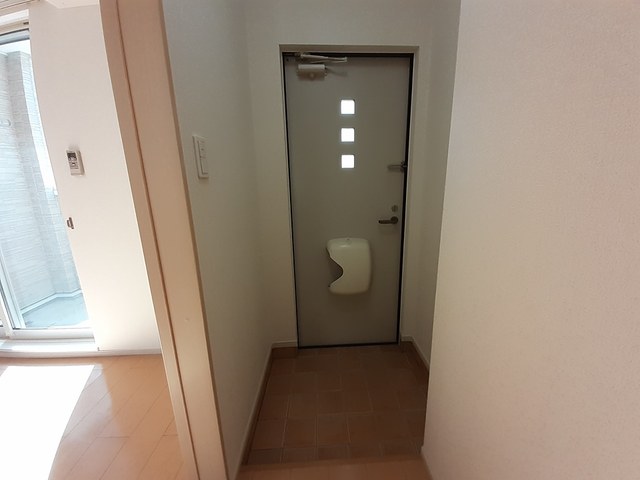 カーサセリシェールＢ 玄関