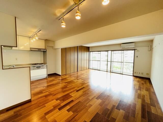 港南台駅前プラザ リビング