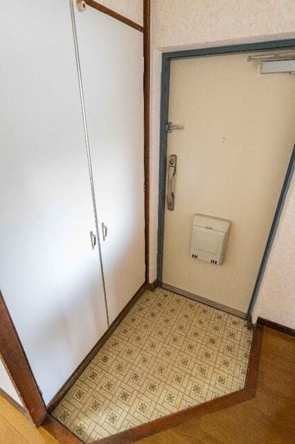 港南台めじろ団地３８号棟 玄関