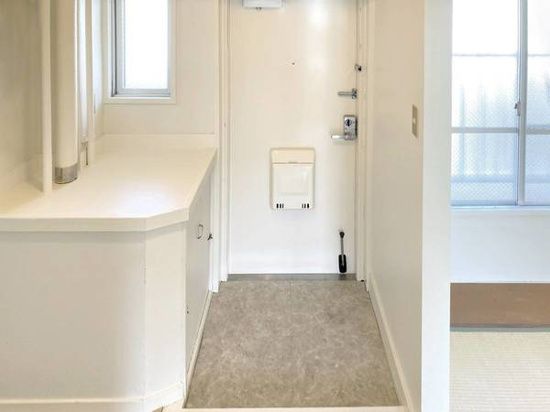 ビレッジハウス鎌倉9号棟 玄関