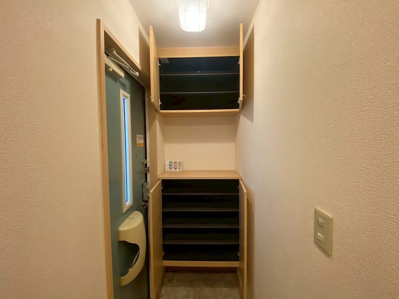 コート・フローラＢ 玄関