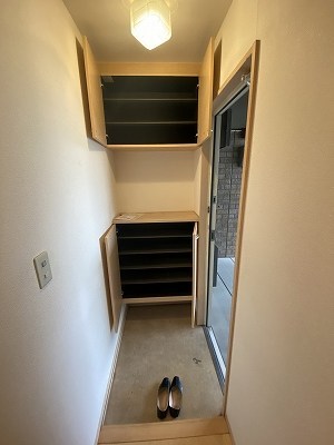 コート・フローラＢ 玄関