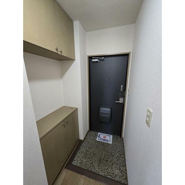 ロイヤルパレス六番館 玄関