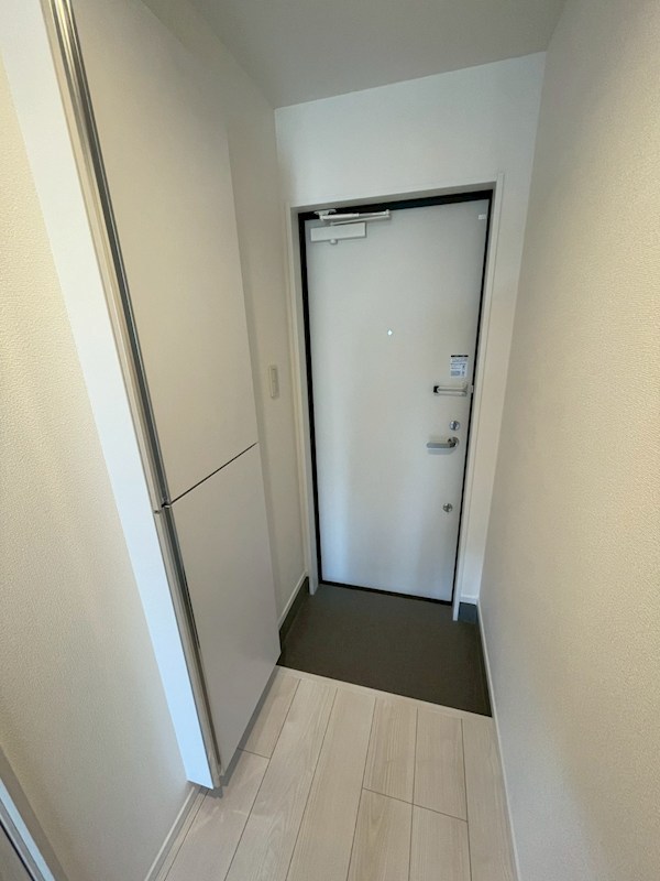 ロンディネ寒川 玄関