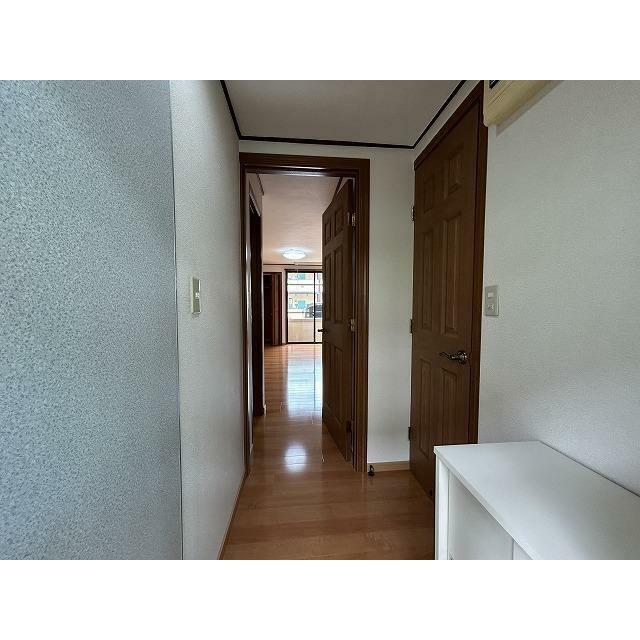 ポスト＆ビーム木の家Ａ 玄関