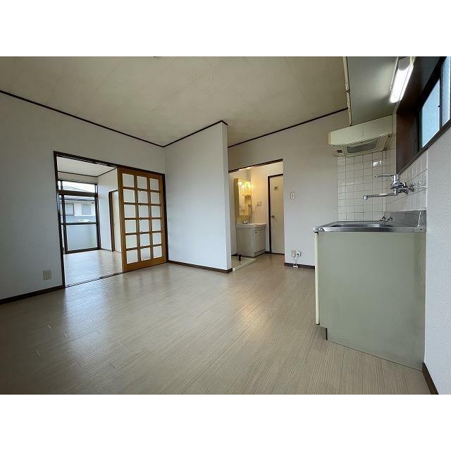 ウエストアベニュー リビング