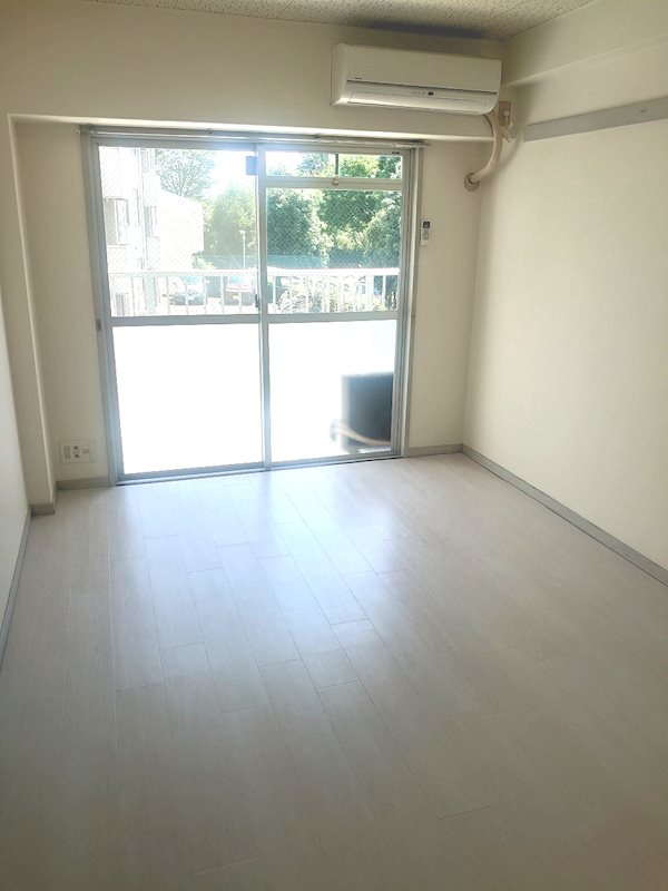 シャトール田口戸塚Ⅱ リビング