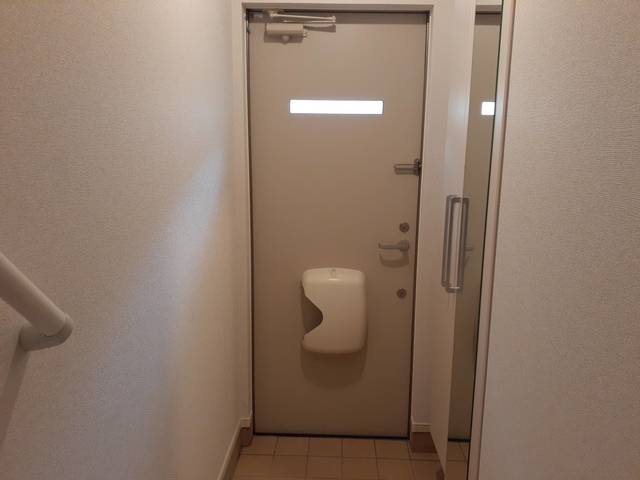 カサベルテ・ホオノキ 玄関