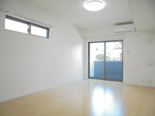 ラフィーネⅢ リビング