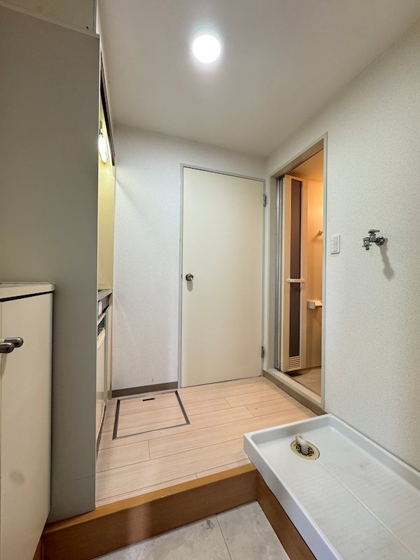 サテライトビル 玄関