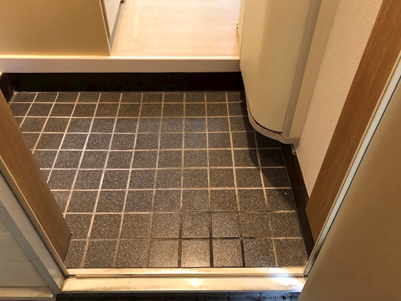 ドルフ鶴巻11  玄関