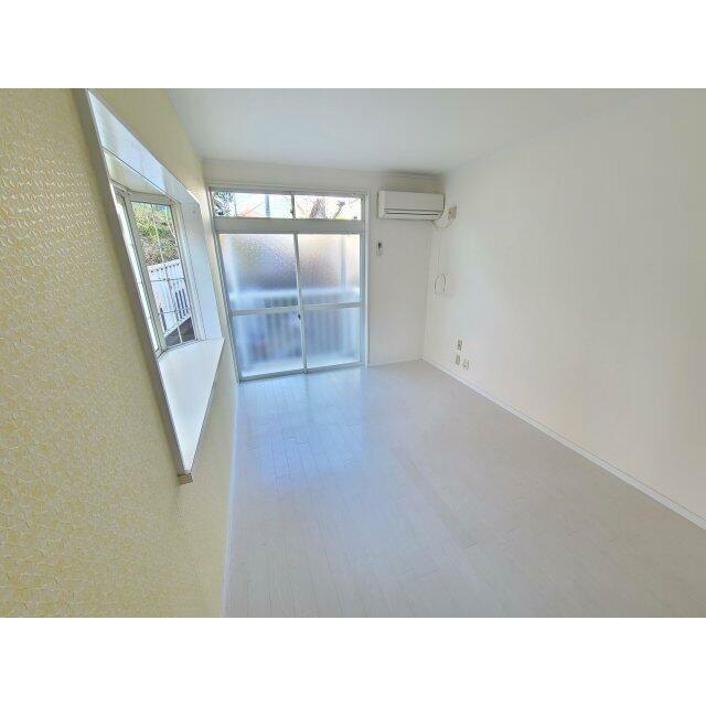 ティーラ伊勢原 リビング