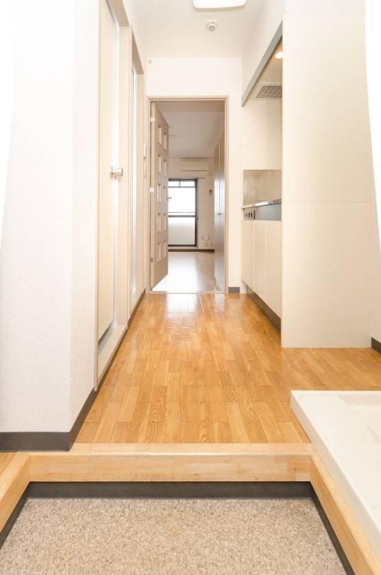 サンハウスユウ伊勢原 玄関