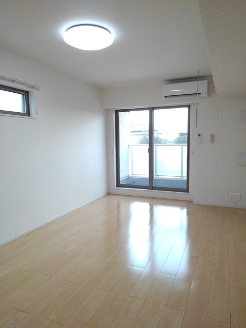 サン　ハッピー　サクター リビング