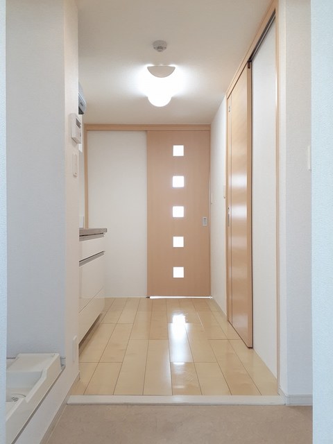 ローズピア湘南 玄関