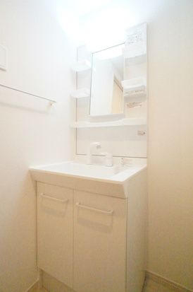 リブリ・アジール・リラ その他1