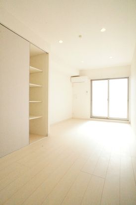 リブリ・アジール・リラ リビング