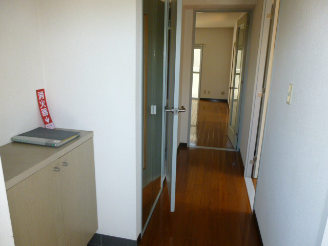 グレイスイセハラ 玄関