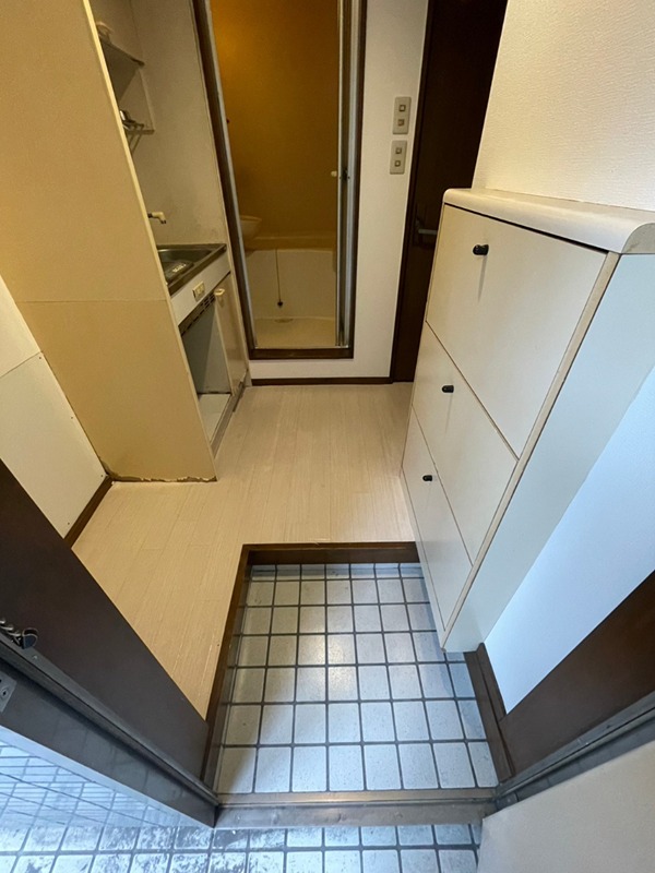 相湘22岡田ハイツ 玄関