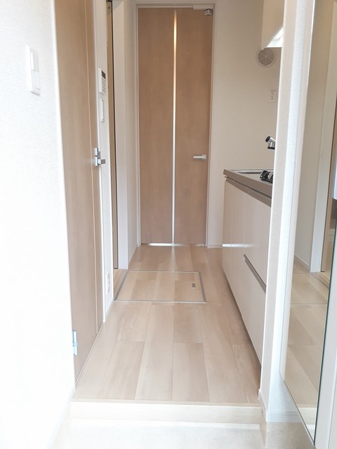 クレメントＭ 玄関