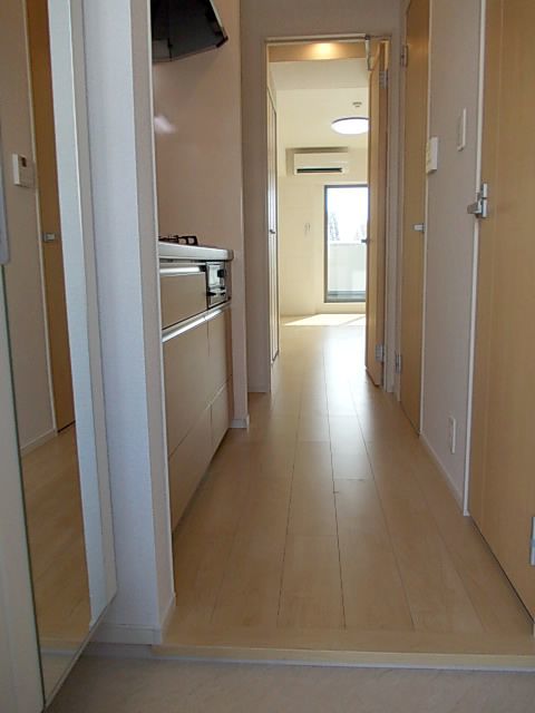 サルドゥシャルム 玄関