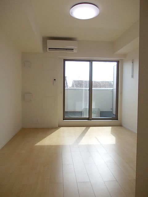 サルドゥシャルム リビング