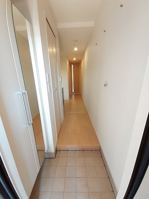 ヴェルテス六番館 玄関